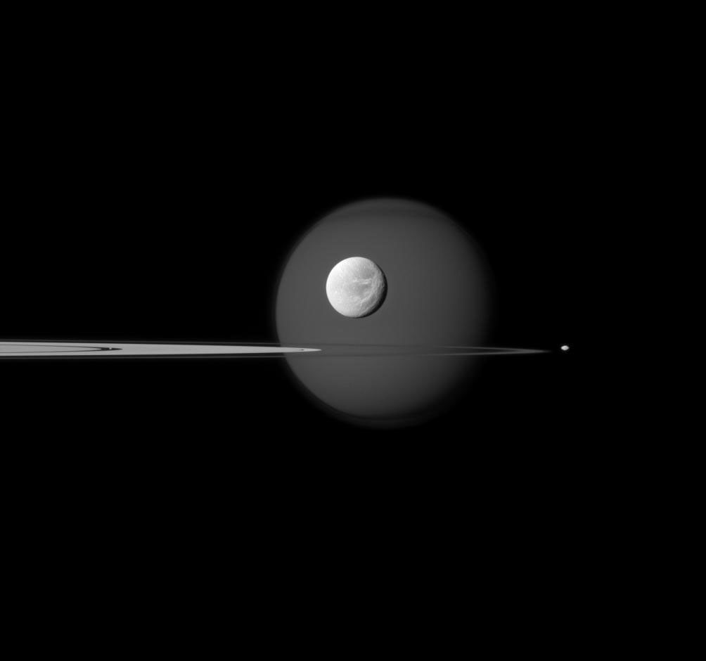 Eclipse prs de Saturne