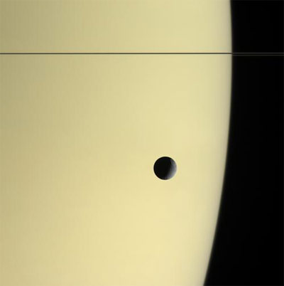 La finesse des anneaux de Saturne ©Cassini-Huygens
